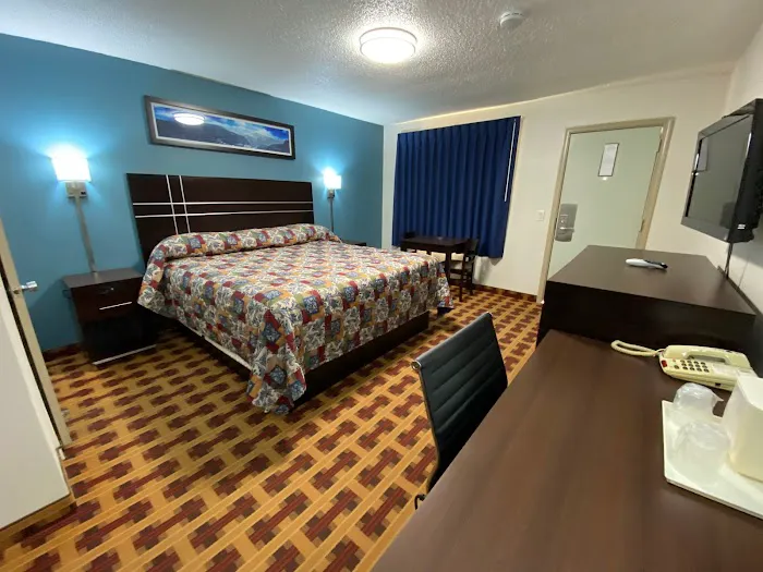 Lodge Inn 4