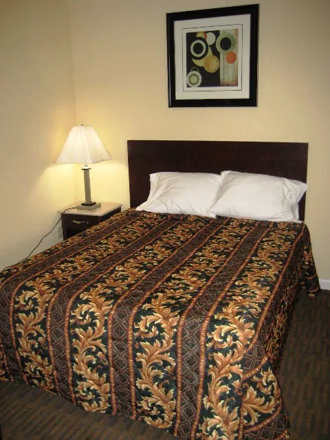 Red Carpet Inn & Suites Wrightstown, NJ 4