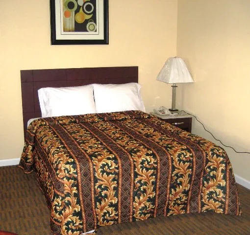 Red Carpet Inn & Suites Wrightstown, NJ 4