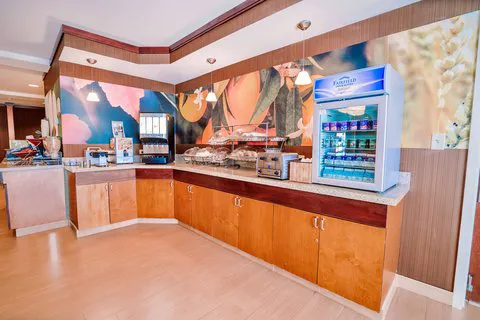 Fairfield Inn Medford Long Island 4