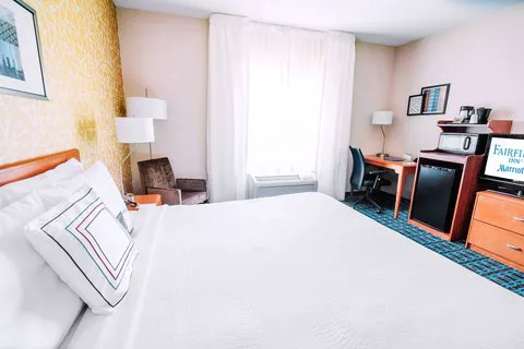 Fairfield Inn Medford Long Island 4