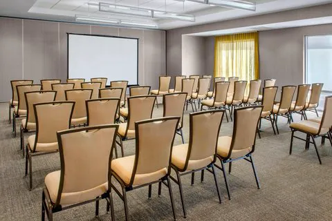 SpringHill Suites Long Island Brookhaven 4