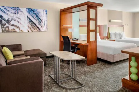 SpringHill Suites Long Island Brookhaven 4