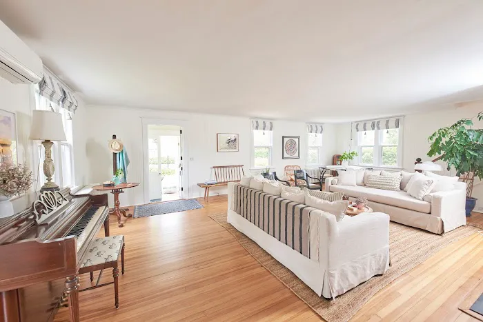 Bellport Inn 4