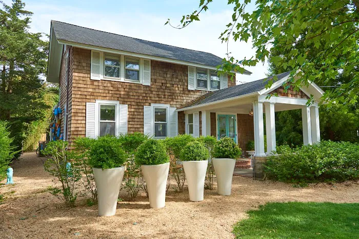 Bellport Inn 4