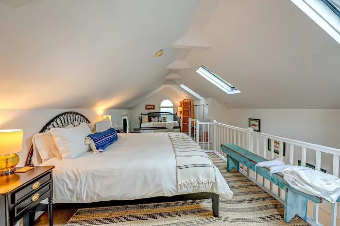 Bellport Inn 4