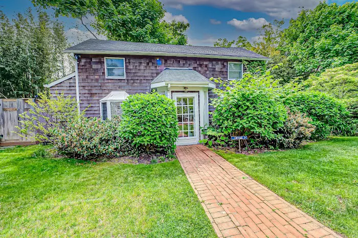 Bellport Inn 4