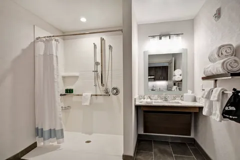 TownePlace Suites Bridgewater Branchburg 4