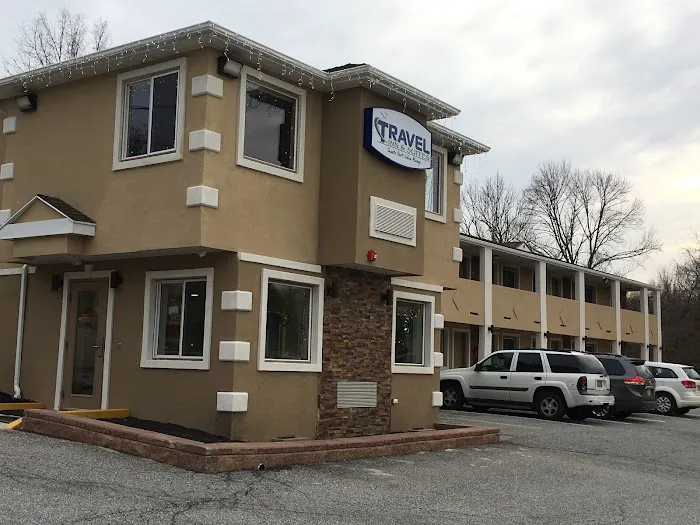 Travel Inn & Suites 4