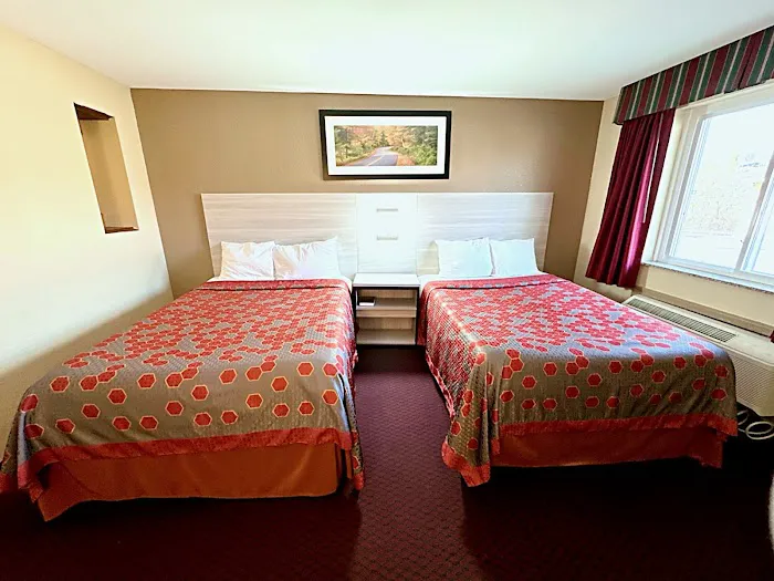 Travel Inn & Suites 4