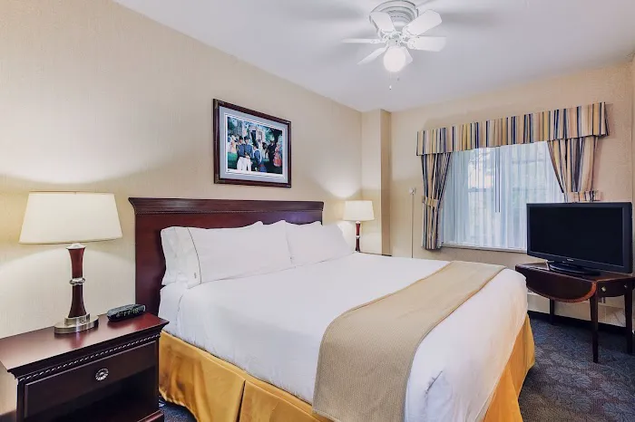IHG Army Hotels Five Star Inn 4