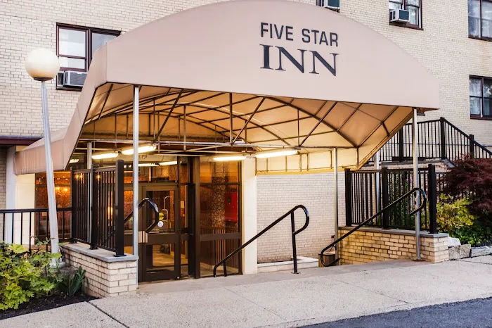 IHG Army Hotels Five Star Inn 4
