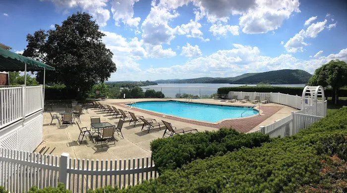 Inn On The Hudson 4