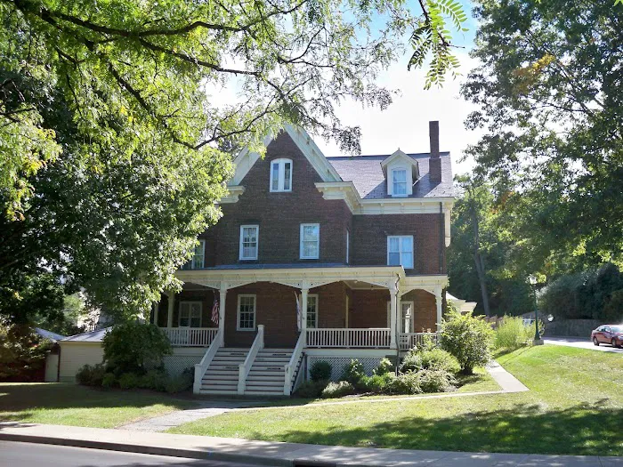 IHG Army Hotels Beat Navy House - Historia 4