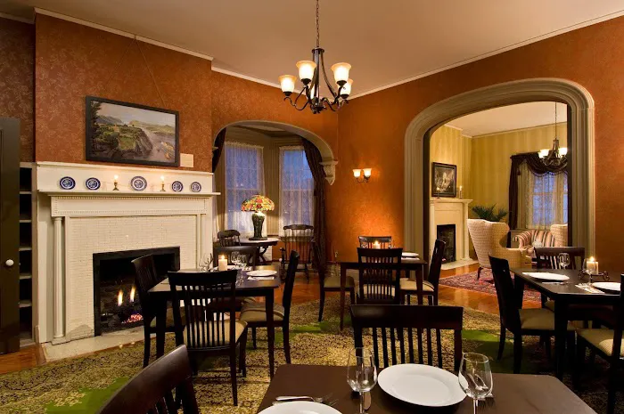 IHG Army Hotels Beat Navy House - Historia 4