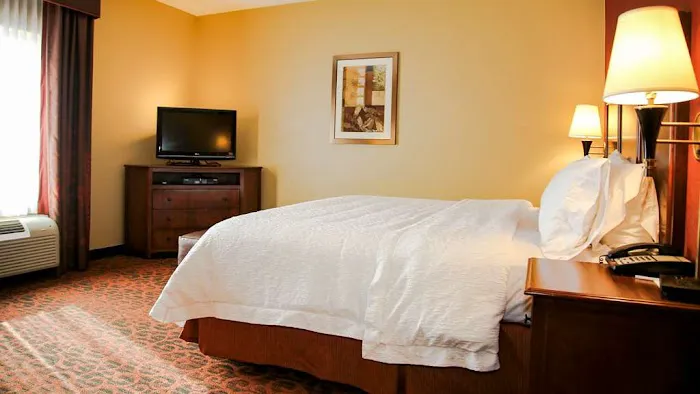 Hampton Inn Matamoras/Milford 4