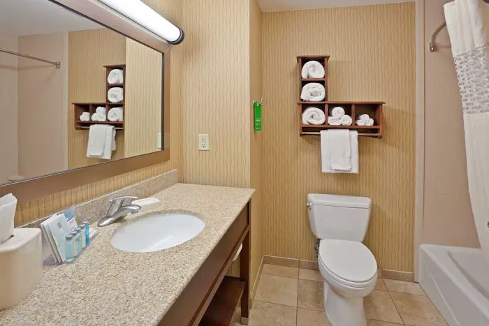Hampton Inn Matamoras/Milford 4