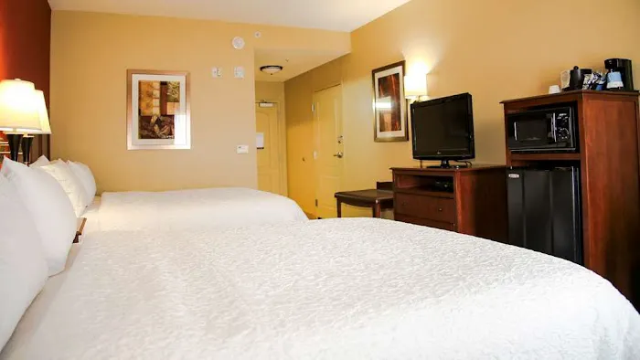 Hampton Inn Matamoras/Milford 4