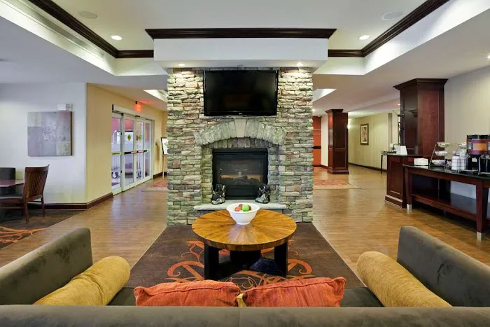 Hampton Inn Matamoras/Milford 4