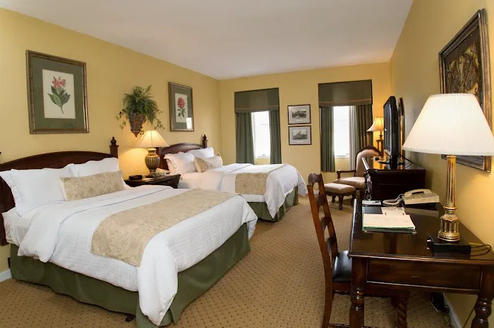 Nassau Inn 4