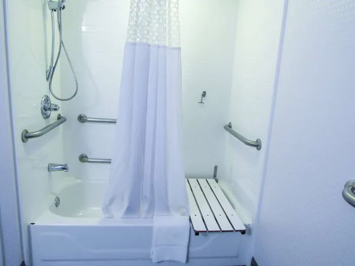 Hampton Inn & Suites Newtown 4