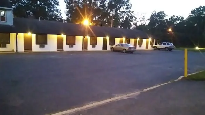 El Sombrero Motel 5