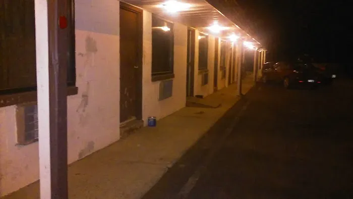 El Sombrero Motel 5