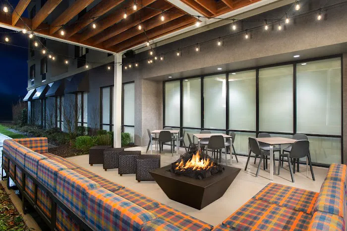 Home2 Suites by Hilton Long Island Brookhaven 4