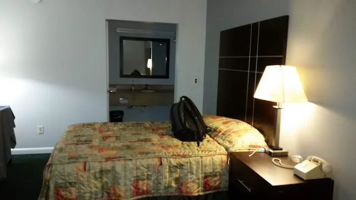 Americas Best Value Inn Port Jefferson Station Long Island 4