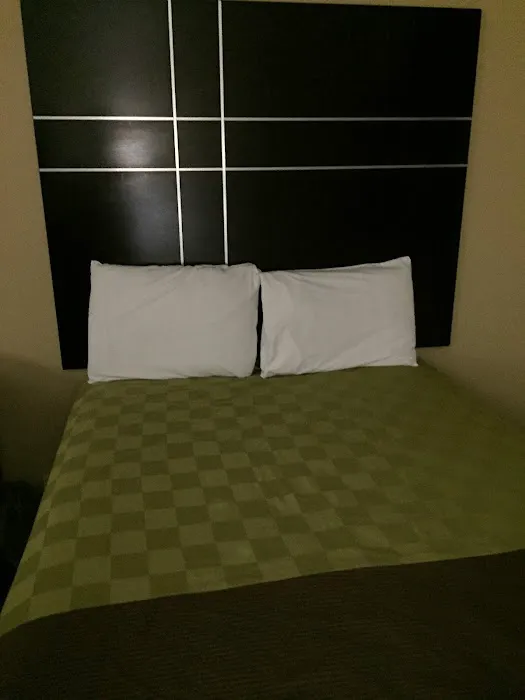 Americas Best Value Inn Port Jefferson Station Long Island 4