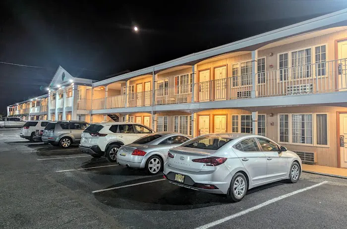 Ramada by Wyndham Flemington 4