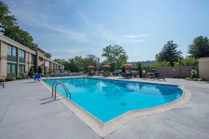 Hotel MTK Mount Kisco 4