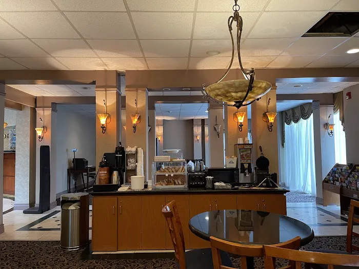Howard Johnson by Wyndham Newburgh/West Point 4