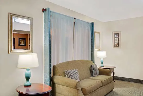 Super 8 by Wyndham Newburgh/West Point Near Stewart Airport 4