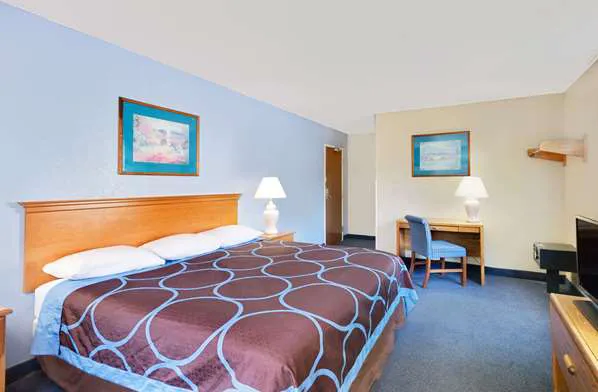 Super 8 by Wyndham Newburgh/West Point Near Stewart Airport 4