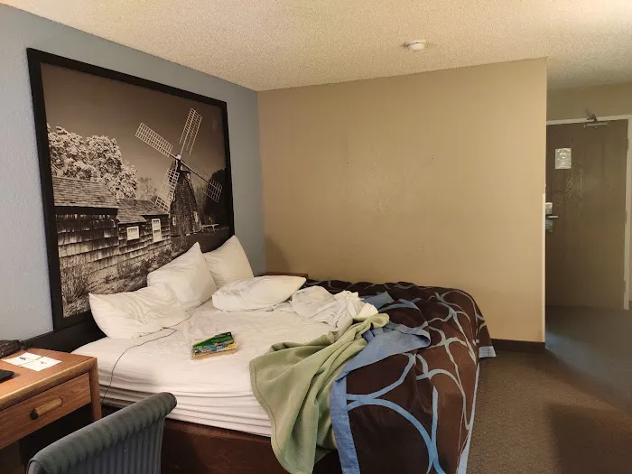 Super 8 by Wyndham Newburgh/West Point Near Stewart Airport 4
