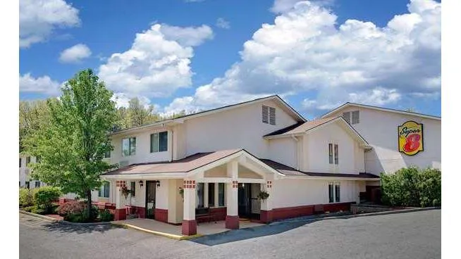 Super 8 by Wyndham Newburgh/West Point Near Stewart Airport 4