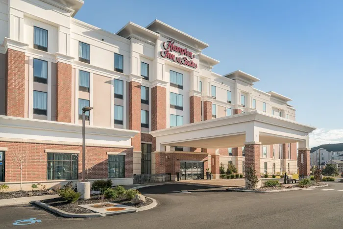 Hampton Inn & Suites Newburgh Stewart Airport 4