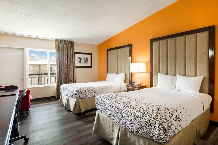 Fairmount Inn & Suites - Stroudsburg 4