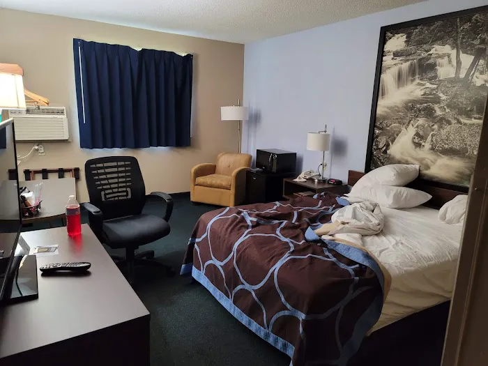 Super 8 by Wyndham East Stroudsburg/Poconos 4
