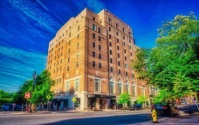 Grand Eastonian Hotel & Suites 5