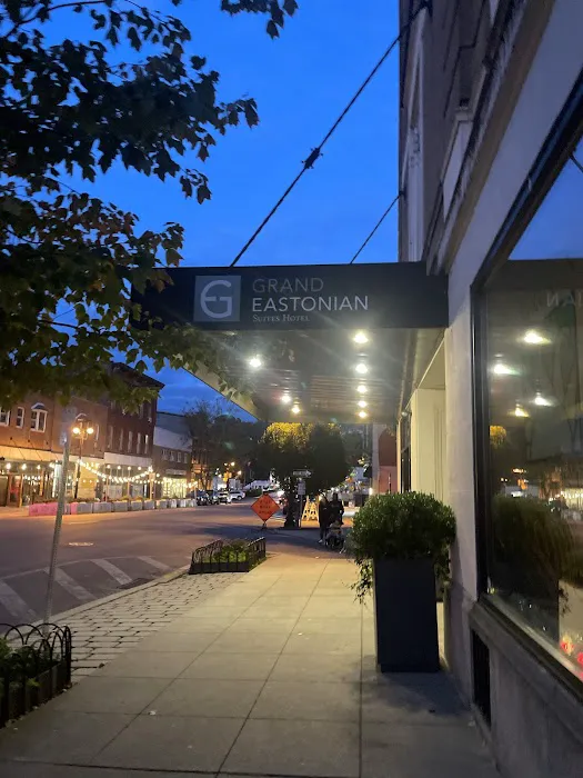 Grand Eastonian Hotel & Suites 5