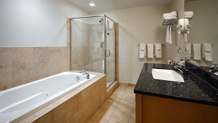 Grand Eastonian Hotel & Suites 5