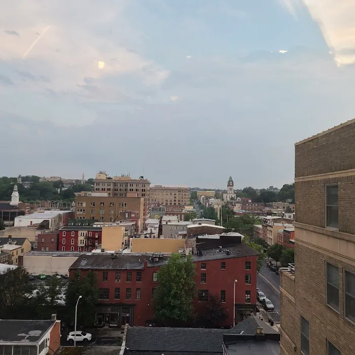 Grand Eastonian Hotel & Suites 5