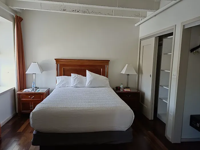 Grand Eastonian Hotel & Suites 5