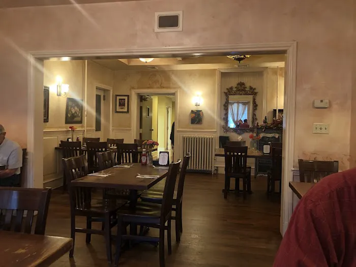 Gardenville Hotel 4