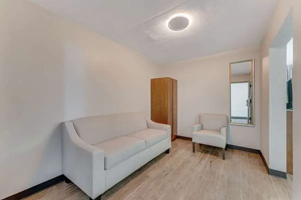 Quality Inn 4