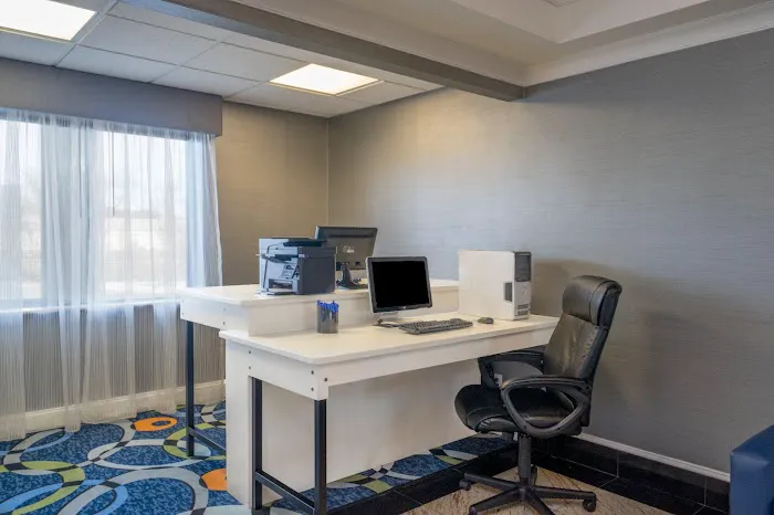 Holiday Inn Express & Suites Easton by IHG 4