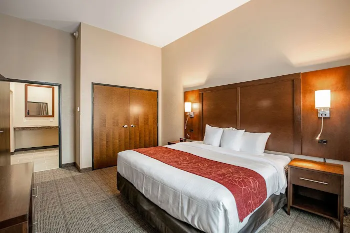 Comfort Suites Fishkill near Interstate 84 4
