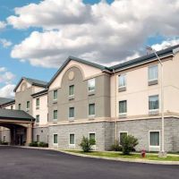 Quality Inn & Suites Fishkill South near I-84 ico